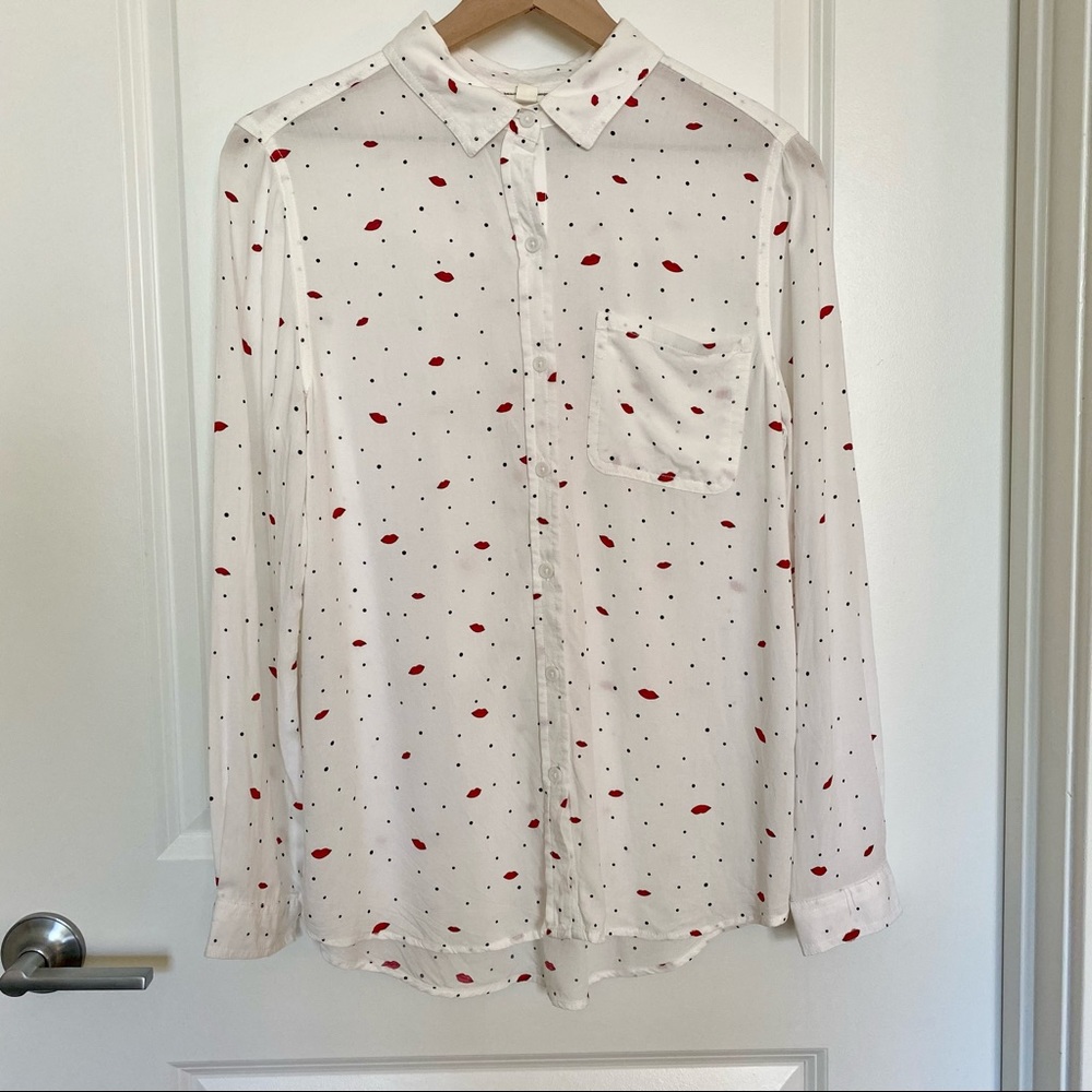 beachlunchlounge | White Button Down w Lip Print